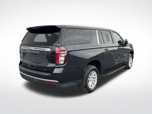 Used 2022 Chevrolet Suburban LT w/ Luxury Package AWD/4WD image 16