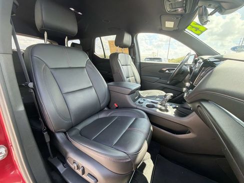 Certified 2023 Chevrolet Traverse RS FWD image 12