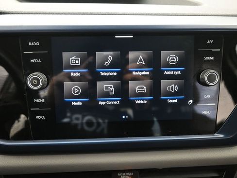 Used 2022 Volkswagen Taos SE image 9