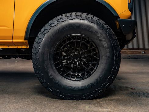 Used 2022 Ford Bronco Black Diamond image 12