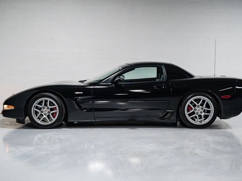 Used 2002 Chevrolet Corvette Z06 w/ Memory Pkg image 6