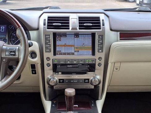 Used 2016 Lexus GX 460 w/ Premium Package AWD/4WD image 9