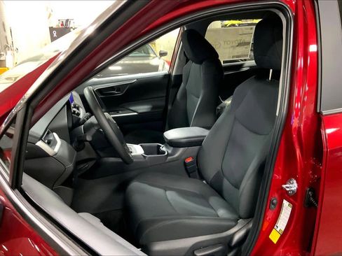 New 2025 Toyota RAV4 LE image 9