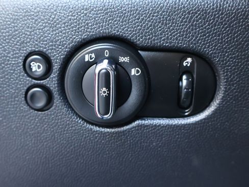 Used 2024 MINI Cooper 2-Door Hardtop image 20