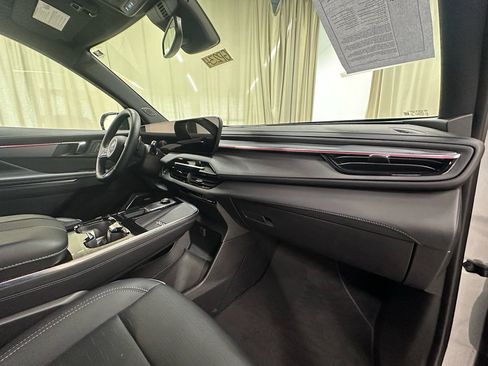 Certified 2025 Buick Enclave Sport Touring image 17