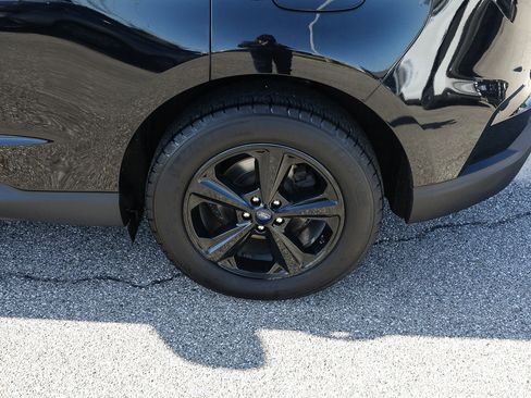 Used 2020 Ford Edge SE image 4