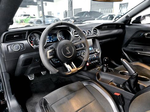 Used 2016 Ford Mustang Shelby GT350 w/ Technology Package RWD image 8