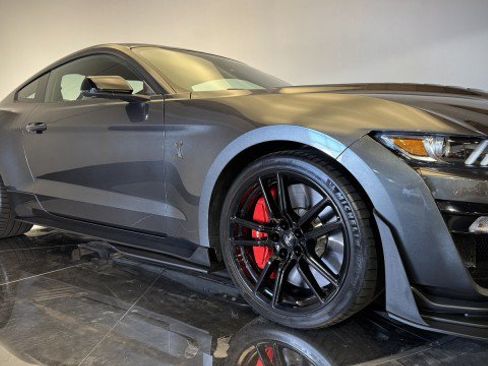 Used 2020 Ford Mustang Shelby GT500 w/ Technology Package RWD image 21