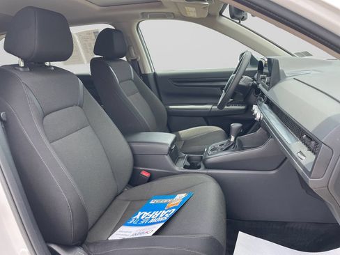 Used 2023 Honda CR-V EX image 11