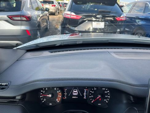 Used 2025 Jeep Compass Trailhawk image 35