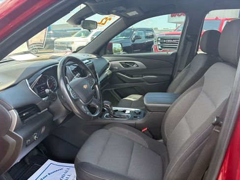 Used 2022 Chevrolet Traverse LT image 11
