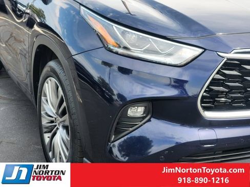 Used 2021 Toyota Highlander Platinum FWD image 10