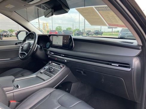 Used 2024 Hyundai Palisade SEL w/ Premium Package FWD image 12