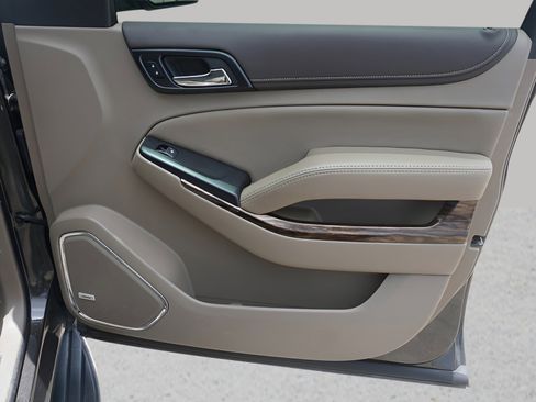 Used 2019 GMC Yukon XL SLT image 13