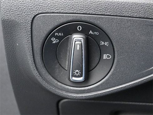 Used 2022 Volkswagen Atlas SE image 15