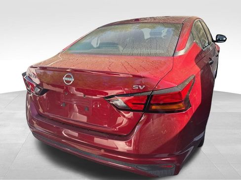 Used 2023 Nissan Altima 2.5 SV FWD image 14