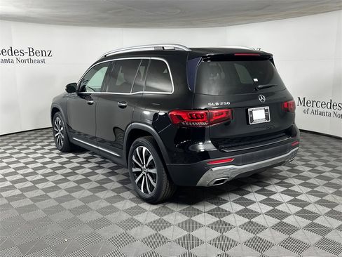 Certified 2022 Mercedes-Benz GLB 250 w/ Premium Package Lite image 5