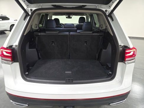 Used 2025 Volkswagen Atlas SE FWD image 10