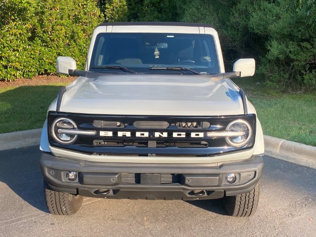 Used 2022 Ford Bronco Outer Banks AWD/4WD image 2