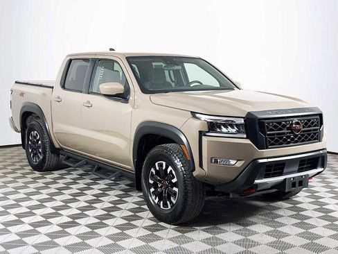 Used 2024 Nissan Frontier PRO-4X w/ Technology Package AWD/4WD image 3