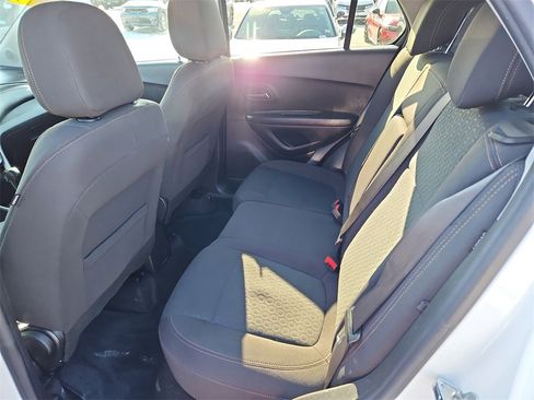 Certified 2022 Chevrolet Trax LS w/ Tint and Cruise Package image 27