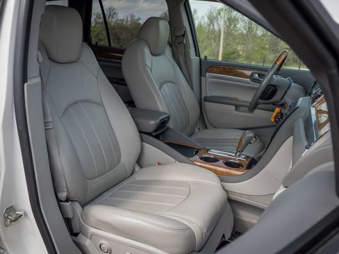 Used 2011 Buick Enclave CXL FWD image 34