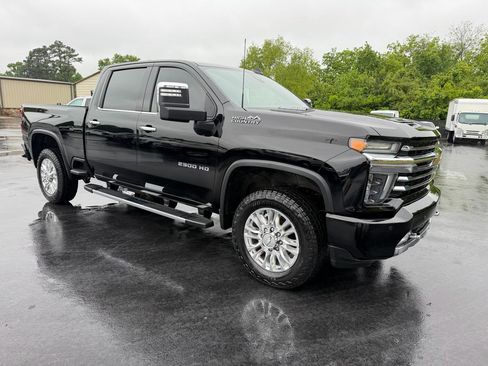 Used 2020 Chevrolet Silverado 2500 High Country w/ Technology Package AWD/4WD image 6