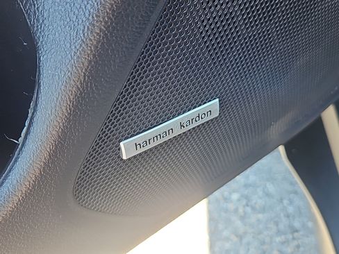 Used 2019 Subaru Outback 2.5i Limited AWD/4WD image 12