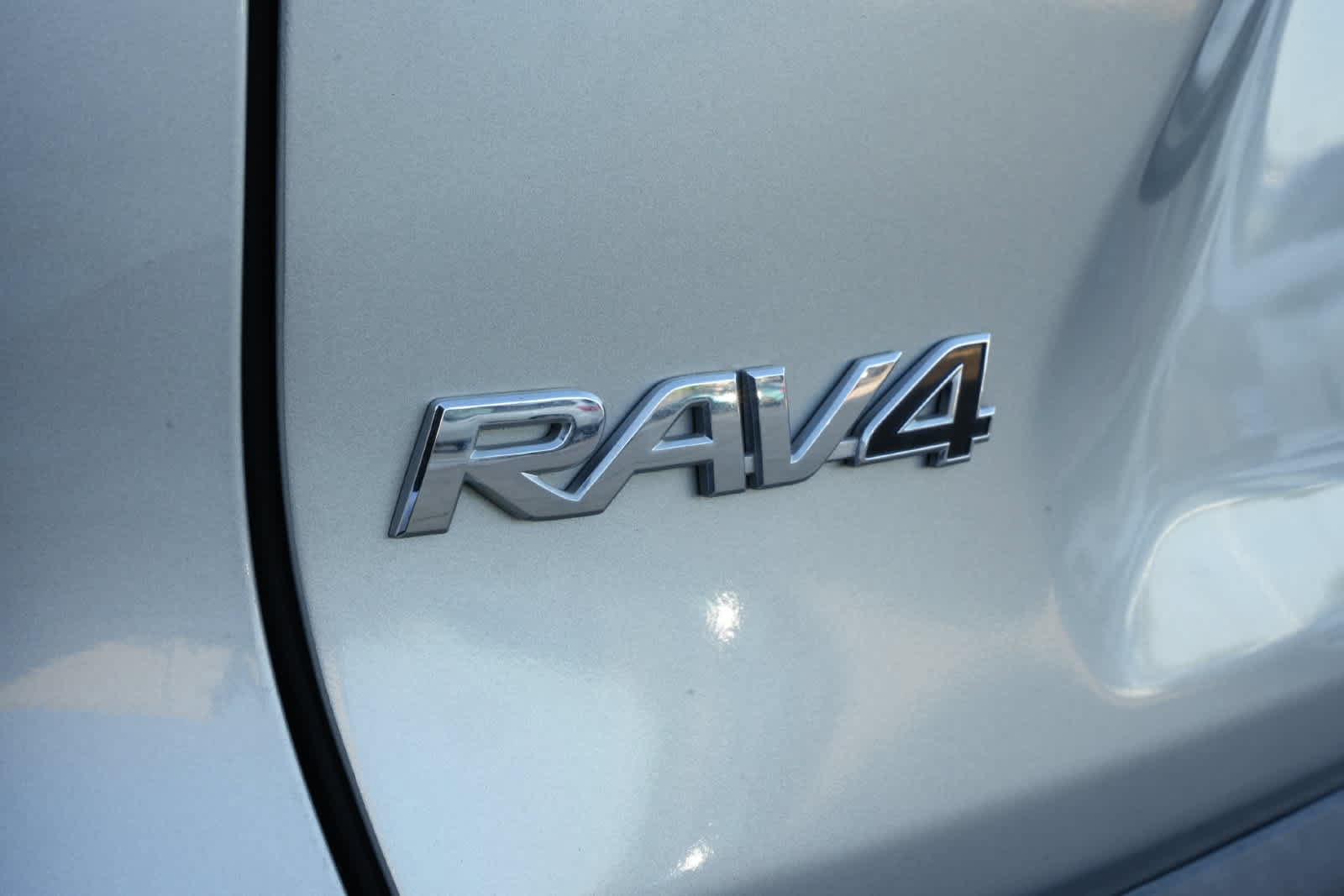 Used 2021 Toyota RAV4 XLE Premium FWD image 17