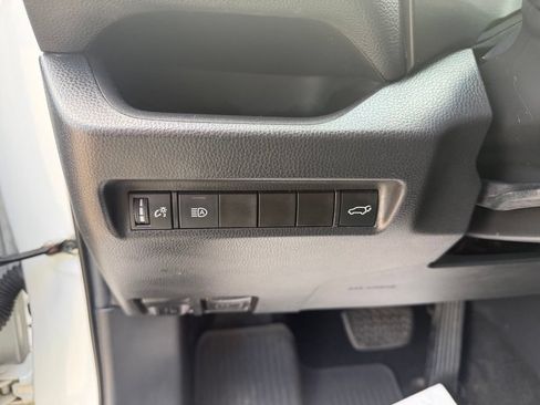Certified 2021 Toyota RAV4 XLE w/ Convenience Package AWD/4WD image 11