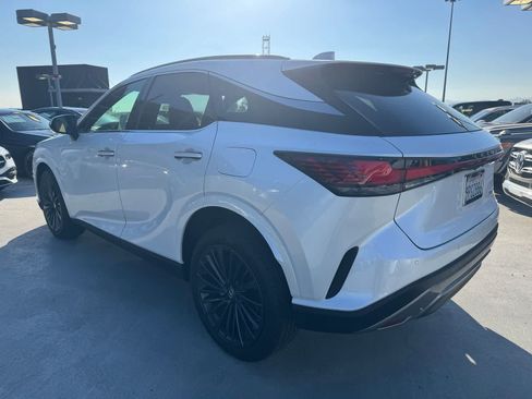 Used 2024 Lexus RX 350 Premium w/ Convenience Package FWD image 4