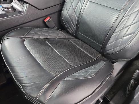 Used 2017 Ford Explorer Platinum image 12