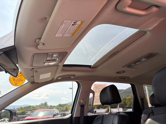 Used 2025 Kia Telluride S FWD image 27