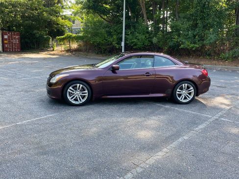 Used 2010 INFINITI G37 Convertible w/ Premium Pkg RWD image 8