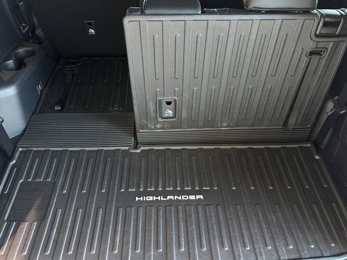 New 2026 Toyota Highlander Limited AWD/4WD image 18