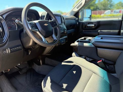 Used 2021 Chevrolet Silverado 2500 Custom w/ Custom Value Package AWD/4WD image 17