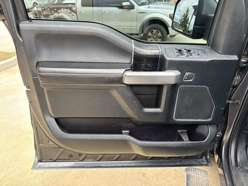 Certified 2018 Ford F150 Platinum w/ Equipment Group 701A Luxury image 21