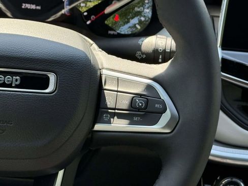 Used 2025 Jeep Compass Limited AWD/4WD image 22