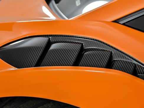 Used 2022 Lamborghini Huracan STO RWD image 6