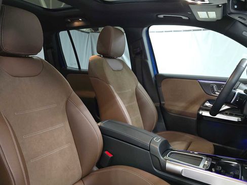 Certified 2025 Mercedes-Benz GLB 250 4MATIC image 13