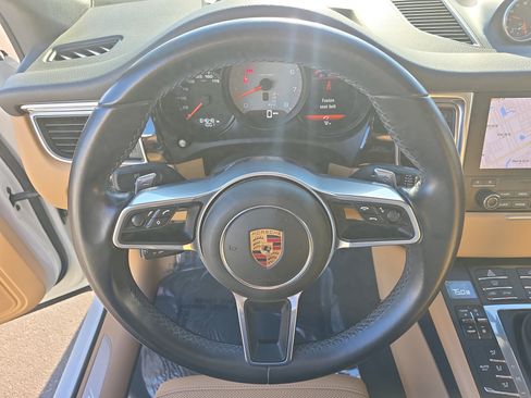 Used 2017 Porsche Macan S image 30