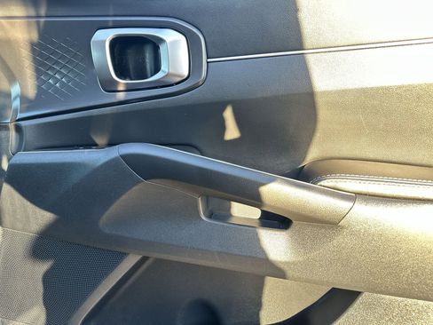 Used 2023 Kia Sorento LX image 29