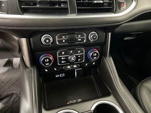 Used 2024 Chevrolet Tahoe Z71 w/ Luxury Package image 21