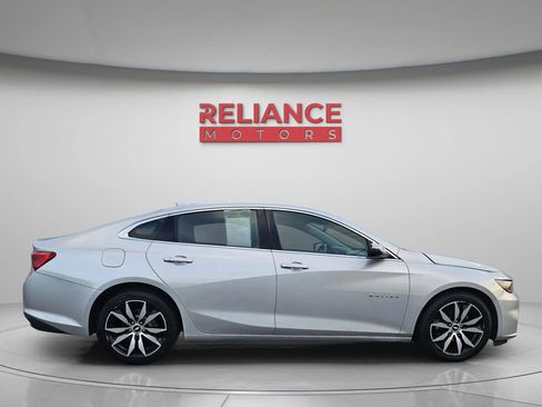 Used 2017 Chevrolet Malibu LT w/ Leather Package image 7