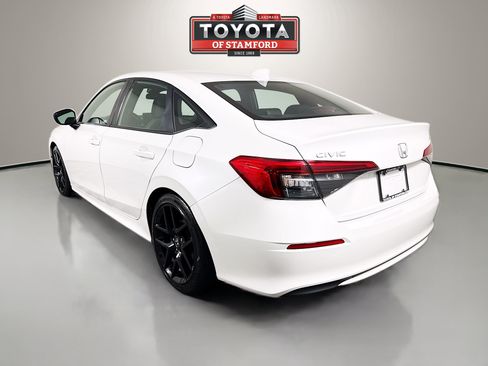 Used 2023 Honda Civic Sport image 5