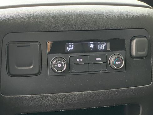 Used 2017 GMC Yukon SLE w/ SLE Value Package image 40