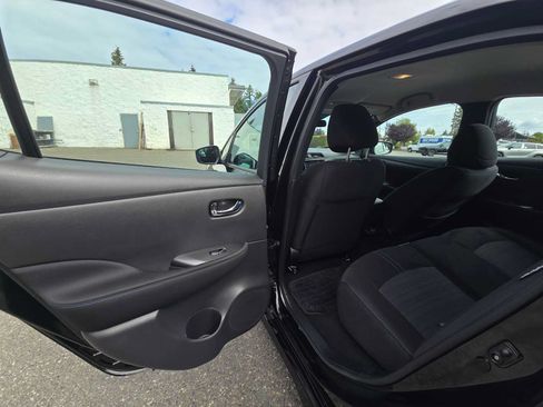 Used 2024 Nissan Leaf S FWD image 15