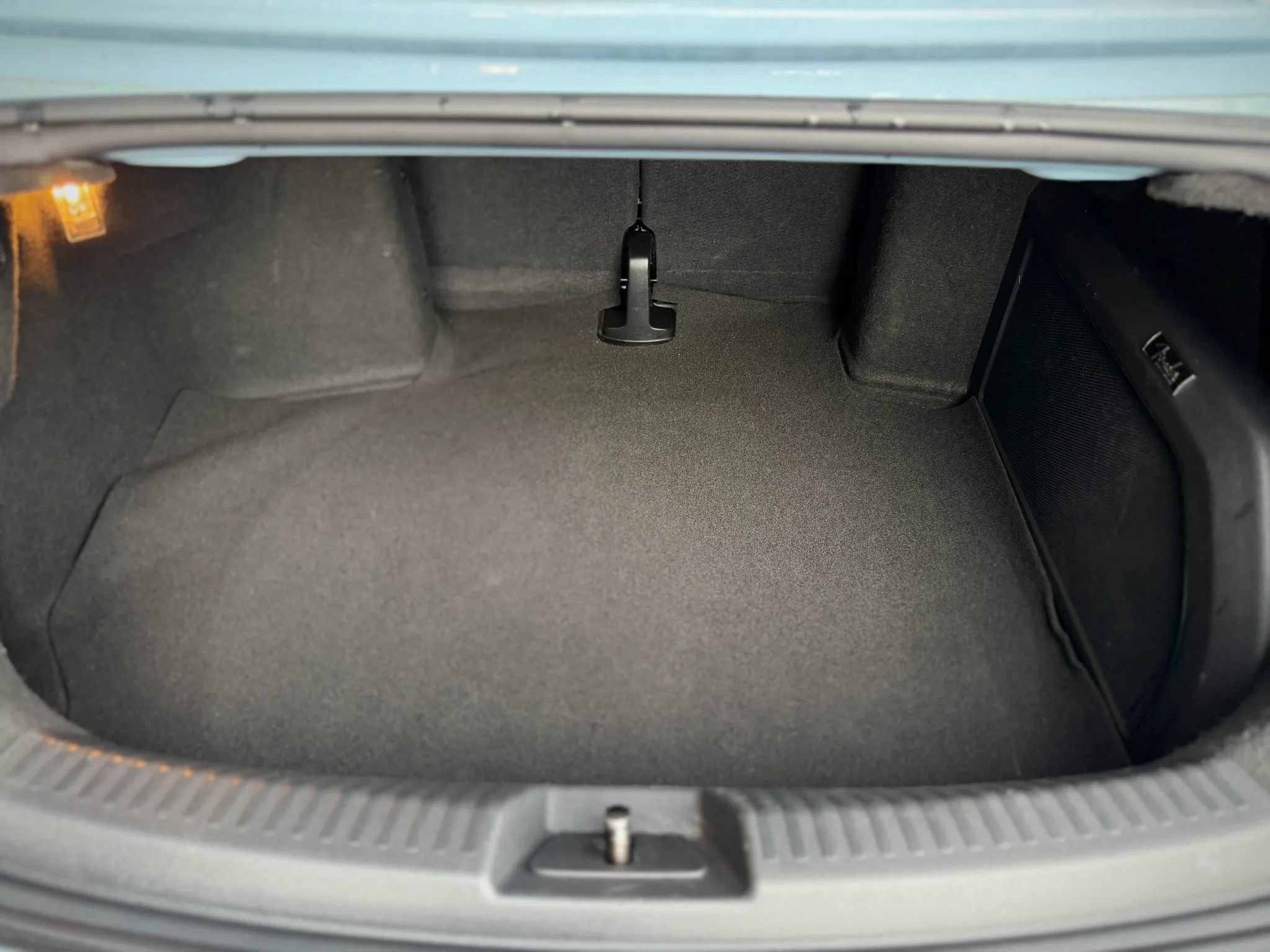 Used 2013 Volkswagen Beetle 2.5 FWD image 17