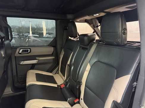 Used 2022 Ford Bronco Wildtrak image 29