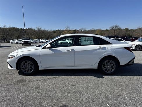 New 2026 Hyundai Elantra Blue image 4